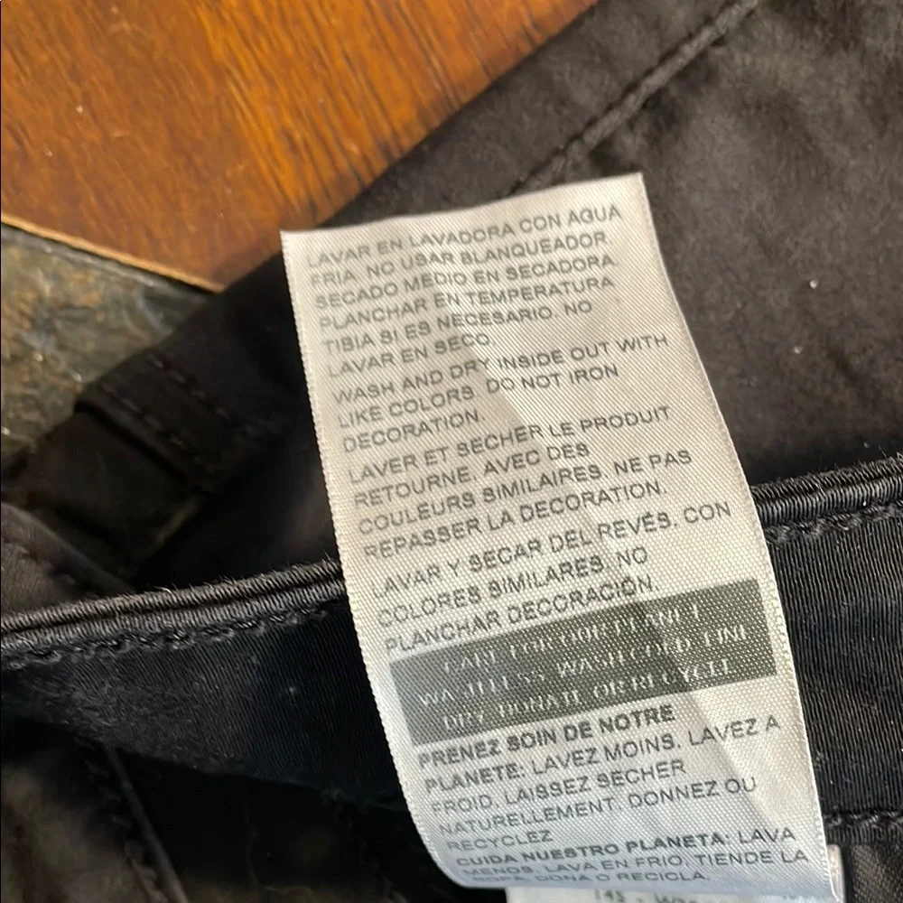 Signature by Levi Strauss Men's Black Jeans Modern Straight Fit. Size 32W 30L.